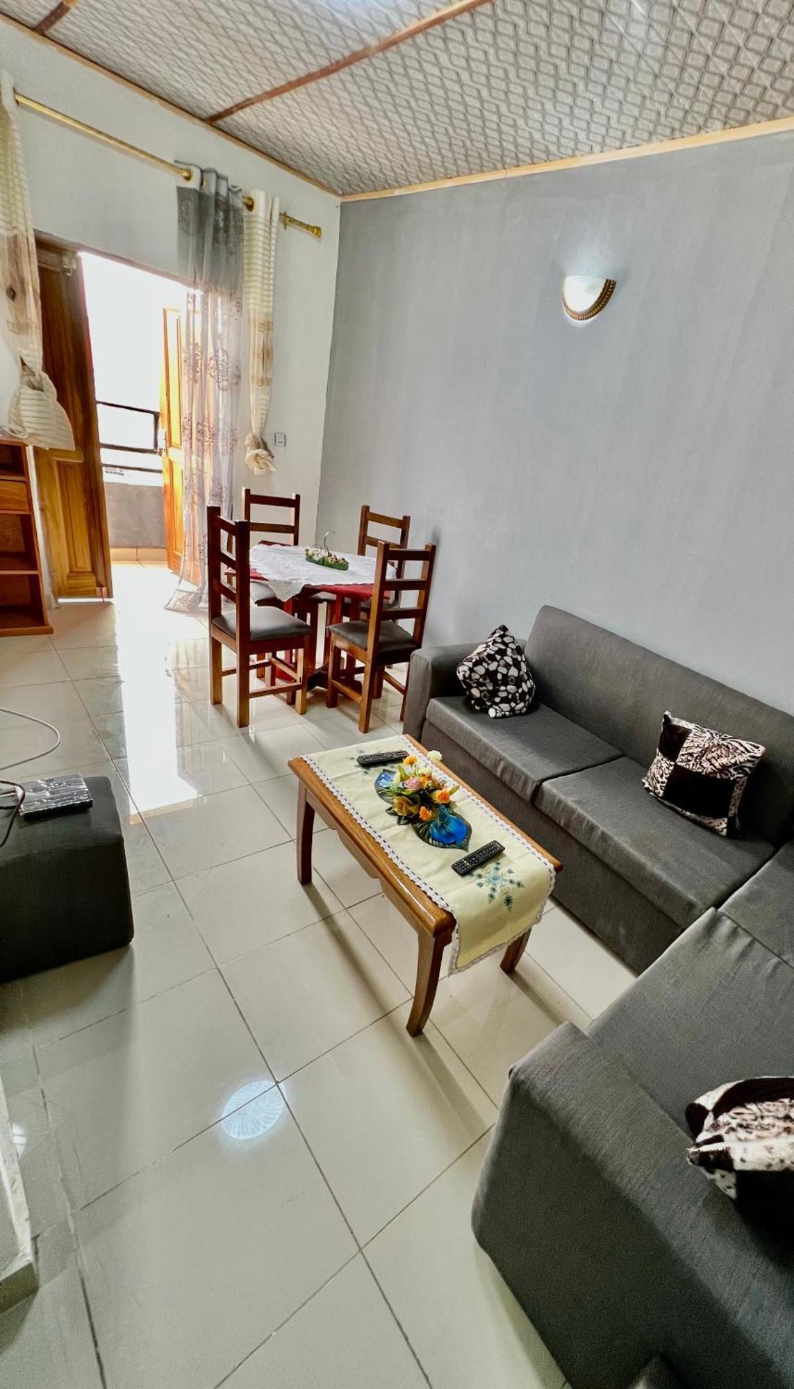 Les Logis De Nouvelle Route Bastos Apartment Yaounde Exterior photo