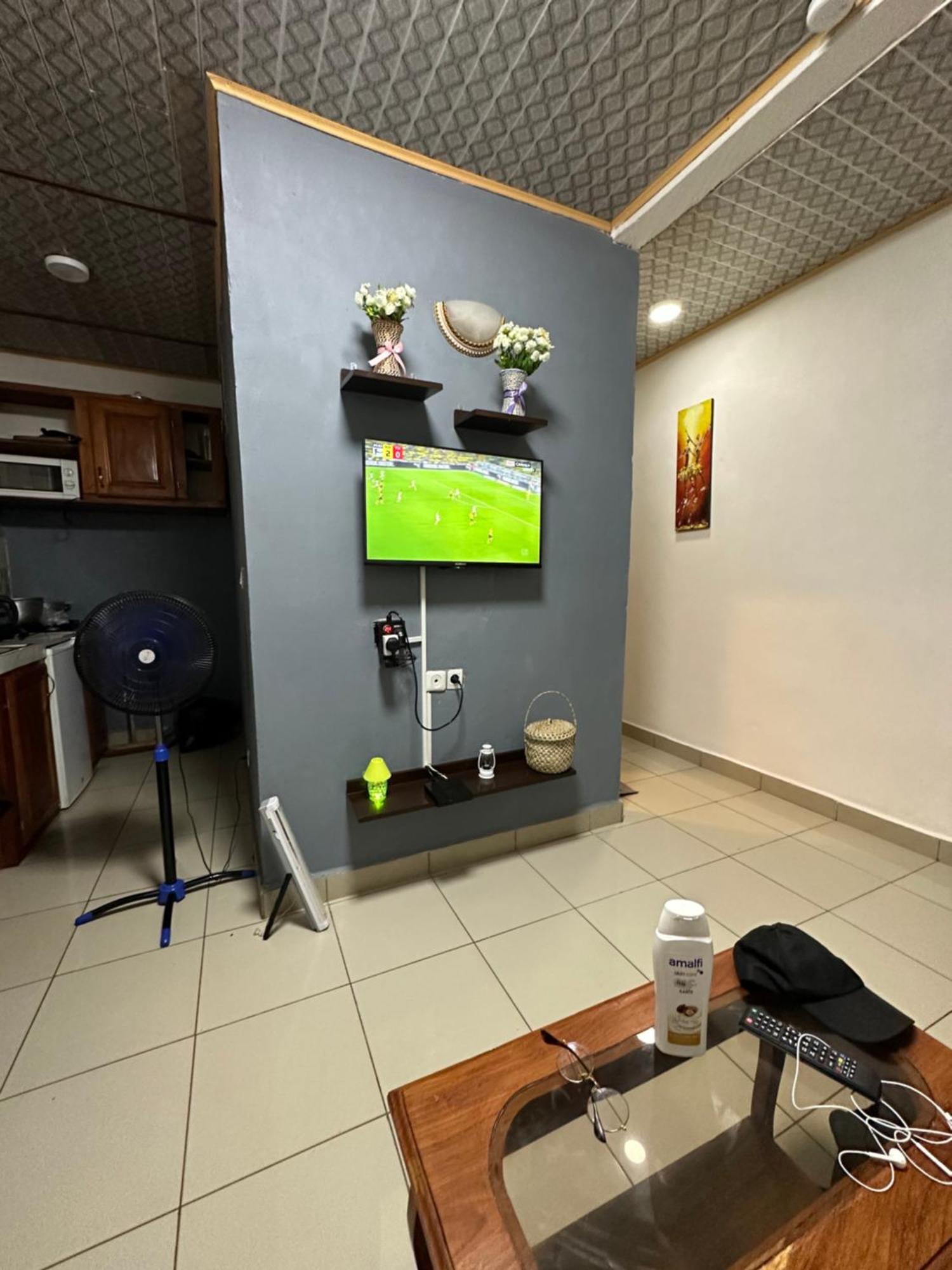 Les Logis De Nouvelle Route Bastos Apartment Yaounde Exterior photo