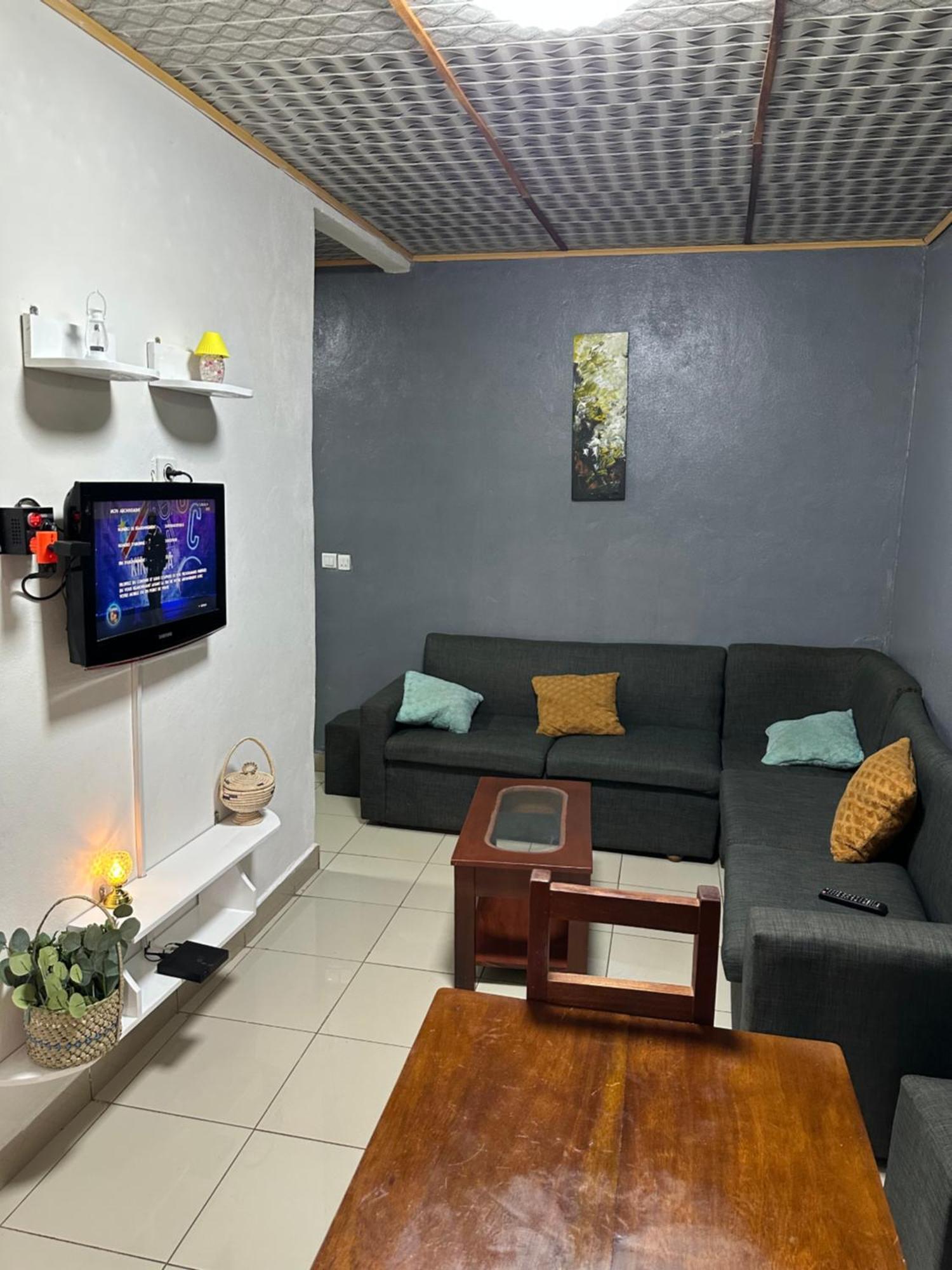 Les Logis De Nouvelle Route Bastos Apartment Yaounde Exterior photo