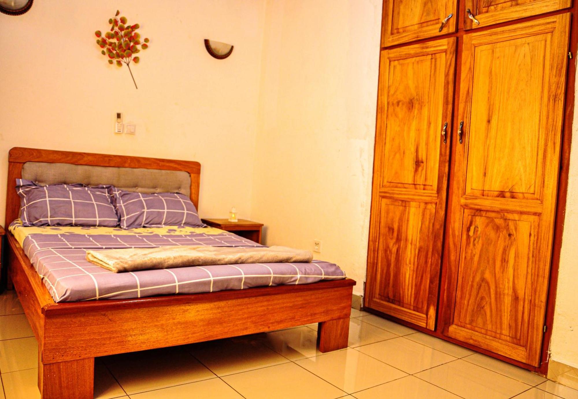 Les Logis De Nouvelle Route Bastos Apartment Yaounde Exterior photo