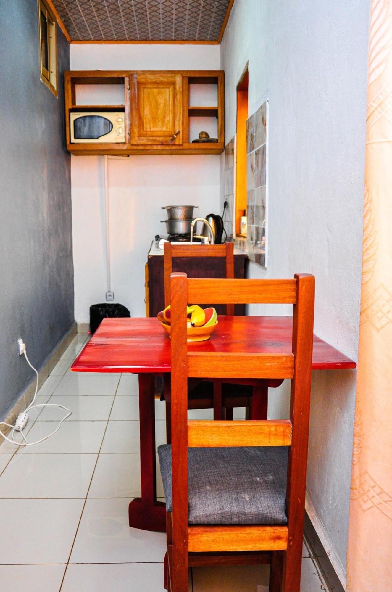 Les Logis De Nouvelle Route Bastos Apartment Yaounde Exterior photo