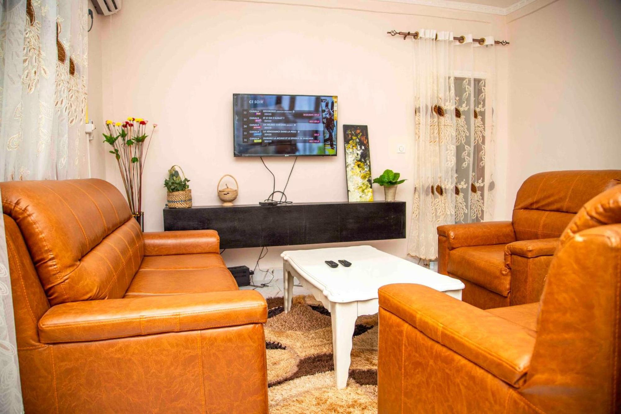 Les Logis De Nouvelle Route Bastos Apartment Yaounde Exterior photo